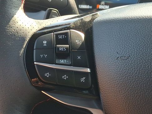 Used 2025 Ford Explorer ST image 19