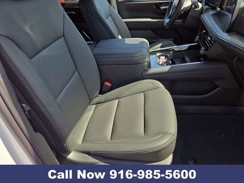 New 2026 Chevrolet Suburban LT w/ Comfort Package AWD/4WD image 32