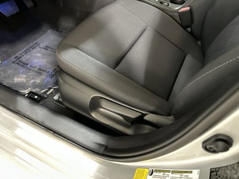 Used 2025 Toyota Corolla LE image 16