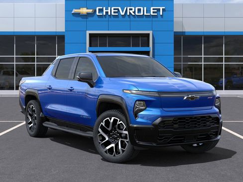 Used 2025 Chevrolet Silverado EV RST AWD/4WD image 43
