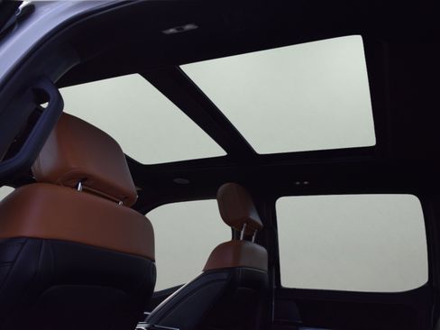 Certified 2023 Ford F150 Platinum w/ Equipment Group 701A High image 8