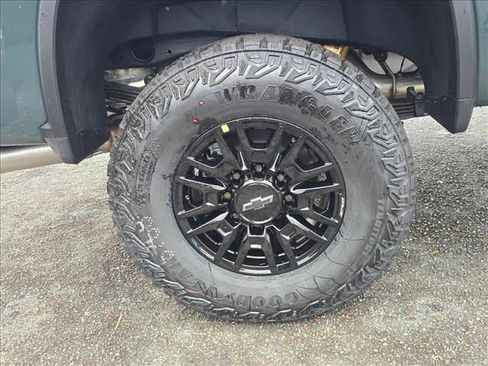 New 2026 Chevrolet Silverado 2500 ZR2 w/ LPO, Dark Essentials Package AWD/4WD image 32
