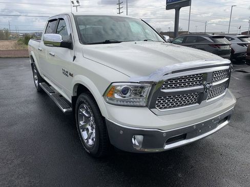 Used 2016 RAM 1500 Laramie w/ Convenience Group AWD/4WD image 2