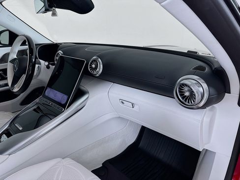 Used 2026 Mercedes-Benz Maybach SL 680 image 28