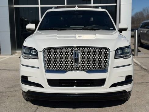 Used 2024 Lincoln Navigator L Reserve image 2