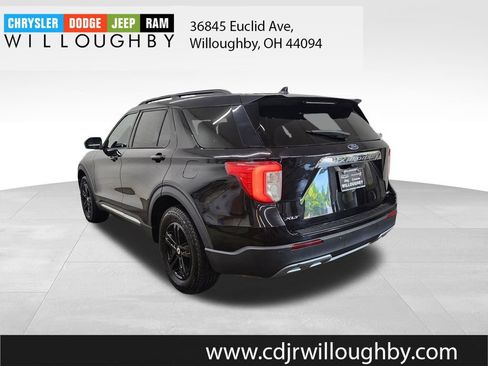 Used 2020 Ford Explorer XLT w/ Equipment Group 202A AWD/4WD image 6