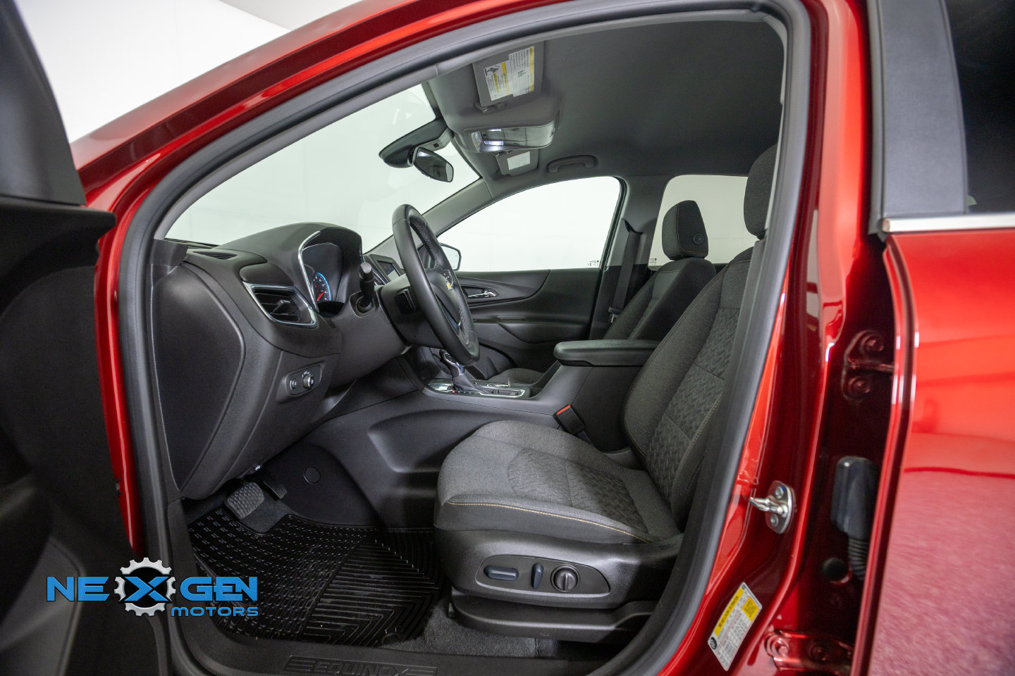 Used 2024 Chevrolet Equinox LT FWD image 11