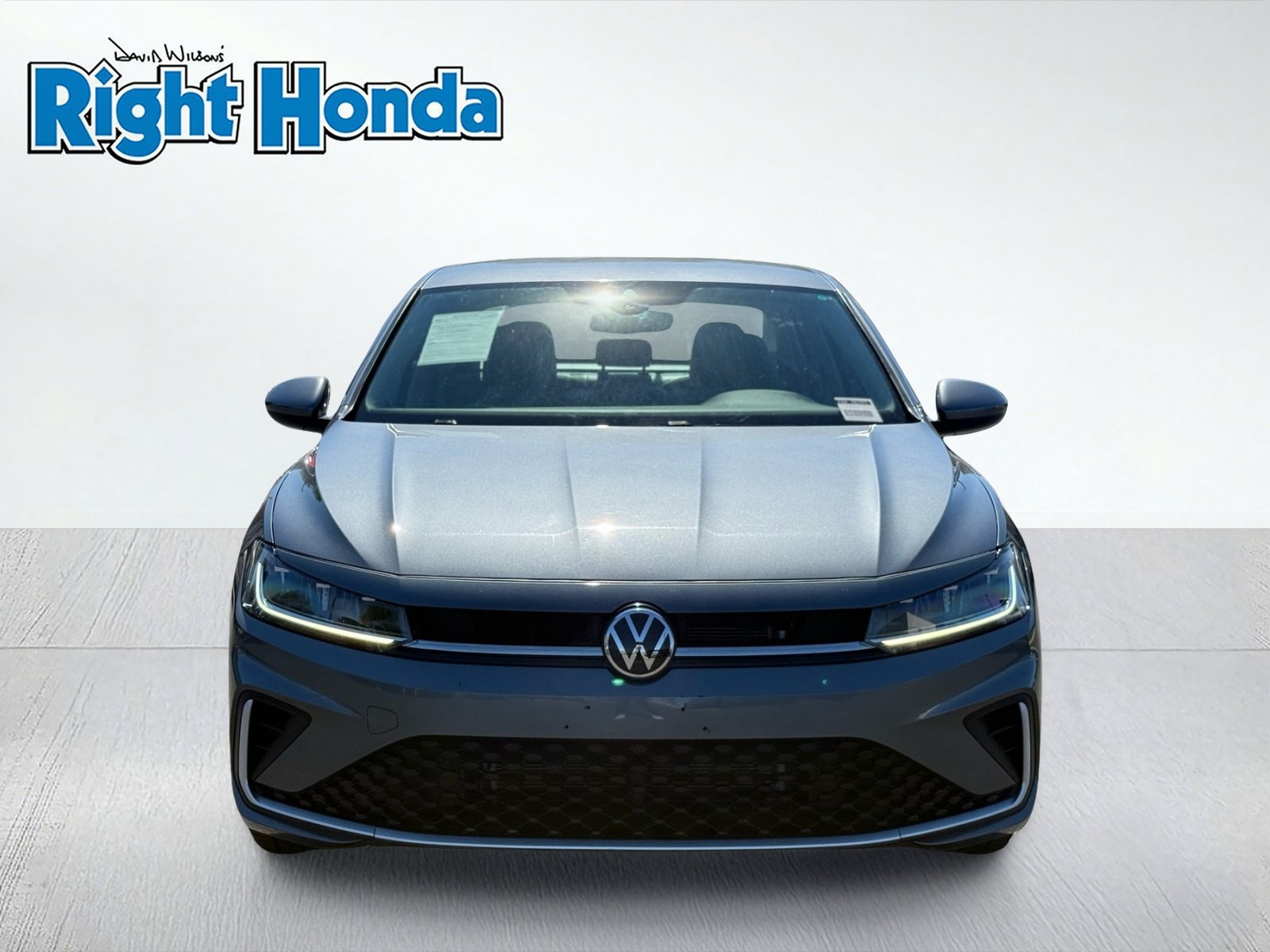 Used 2025 Volkswagen Jetta SE FWD image 5