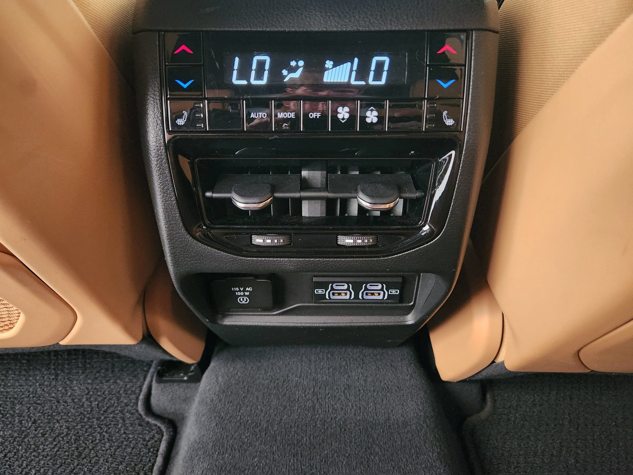 Used 2023 Jeep Grand Cherokee Summit AWD/4WD image 32