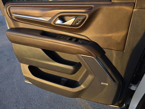 Used 2024 GMC Yukon Denali image 28