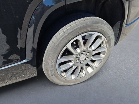 Used 2023 GMC Acadia Denali w/ LPO, Floor Liner Package FWD image 7
