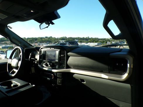 Used 2023 Ford F150 XLT AWD/4WD image 14