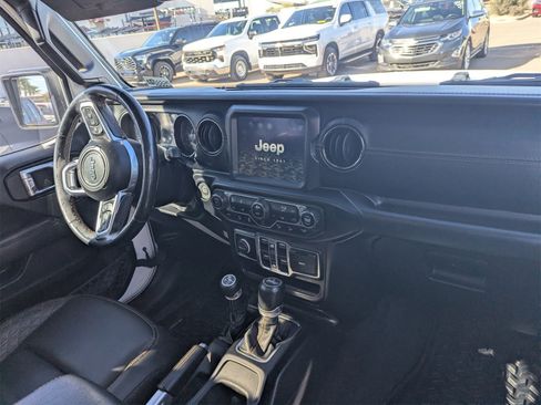 Used 2021 Jeep Wrangler Unlimited Sahara image 6