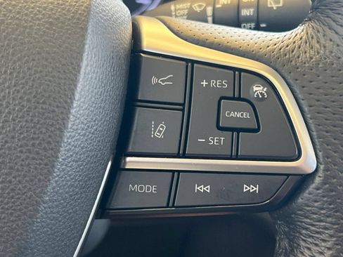 Certified 2022 Toyota Sienna Limited AWD/4WD image 32