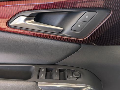 Used 2025 Chevrolet Traverse Z71 w/ Driver Confidence Package image 15