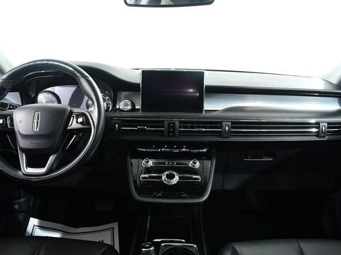 Used 2022 Lincoln Corsair AWD w/ Premium Package image 7