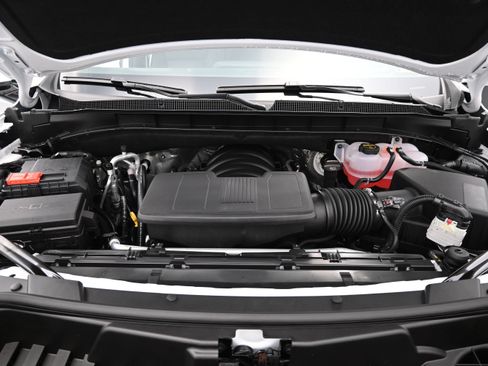 New 2026 Chevrolet Suburban Z71 w/ Z71 Off-Road Package AWD/4WD image 38