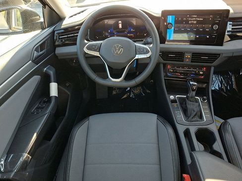 New 2026 Volkswagen Jetta SE image 9