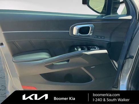 Certified 2024 Kia Sorento SX Prestige AWD/4WD image 16