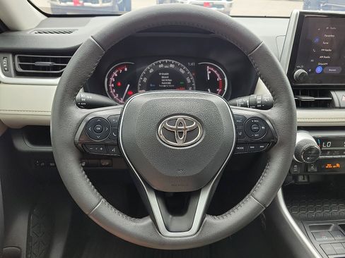 Used 2025 Toyota RAV4 XLE w/ Convenience Package FWD image 19