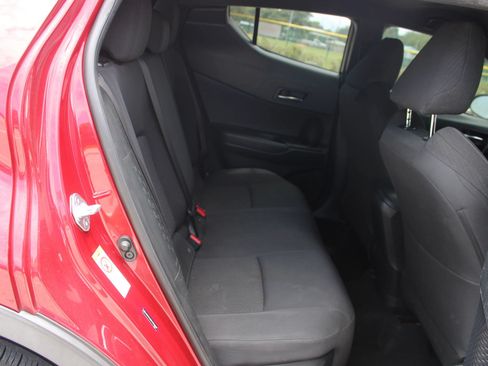 Used 2018 Toyota C-HR XLE FWD image 27