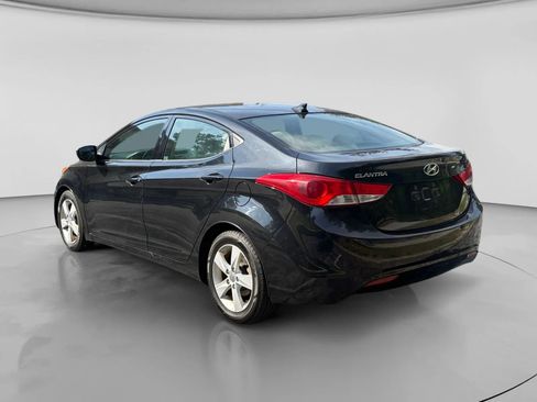 Used 2013 Hyundai Elantra GLS w/ Preferred Pkg FWD image 3
