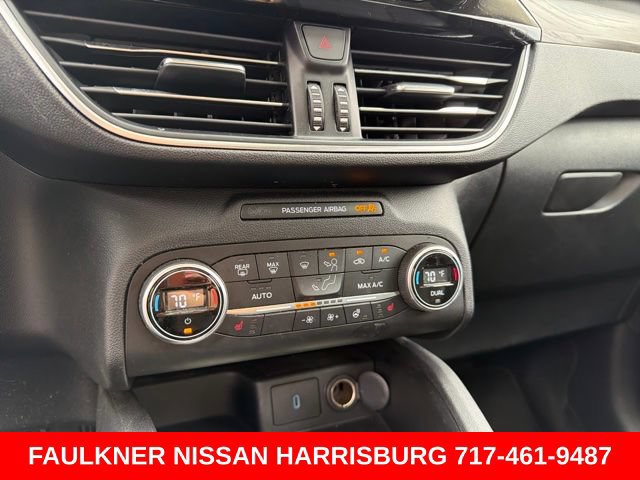 Used 2020 Ford Escape Titanium AWD/4WD image 18