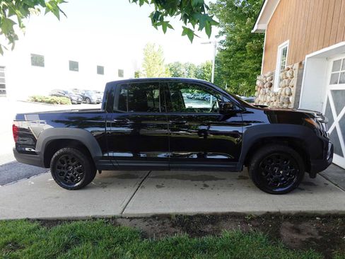 Used 2023 Honda Ridgeline Sport image 8