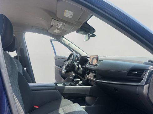 Used 2023 Nissan Rogue SV FWD image 11
