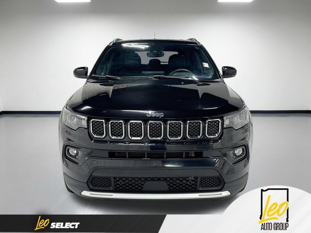 Used 2023 Jeep Compass Limited AWD/4WD image 2