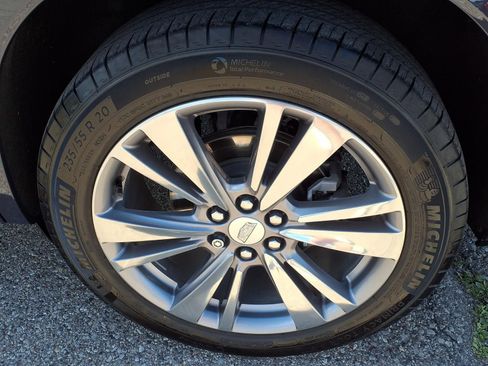 Used 2024 Cadillac XT6 Premium Luxury w/ LPO, Floor Liner Package AWD/4WD image 9
