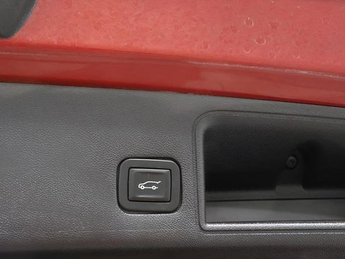 Used 2019 GMC Terrain Denali w/ Comfort Package FWD image 32