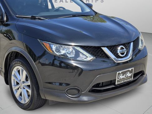 Used 2018 Nissan Rogue Sport S w/ S Appearance Package FWD image 31