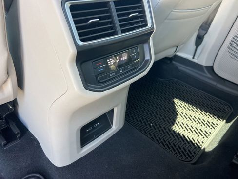 Used 2026 Volkswagen Atlas SE FWD image 33