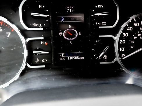 Used 2019 Toyota Tundra Platinum image 5