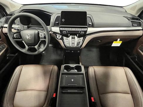 New 2026 Honda Odyssey Touring image 14