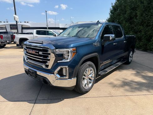 Used 2021 GMC Sierra 1500 SLT w/ SLT Premium Plus Package AWD/4WD image 4