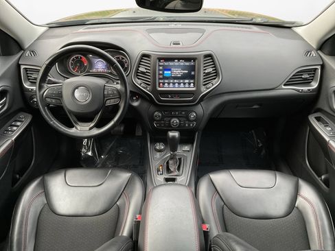 Used 2020 Jeep Cherokee Trailhawk w/ Cold Weather Group image 10