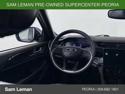 Used 2023 Jeep Grand Cherokee Altitude image 11