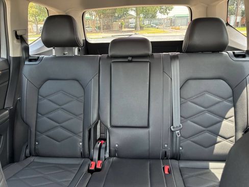 Used 2026 Volkswagen Atlas SE AWD/4WD image 36