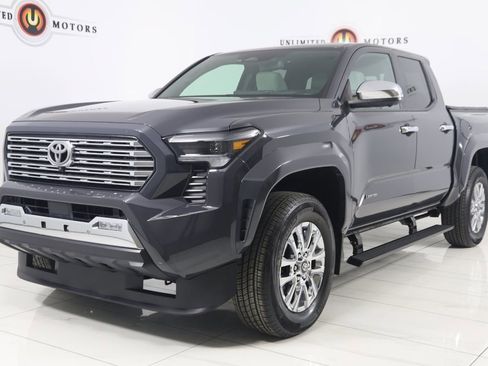 Used 2025 Toyota Tacoma Limited image 5