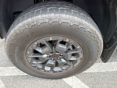 Used 2023 Nissan Frontier PRO-4X w/ Pro-4X Premium Package AWD/4WD image 13