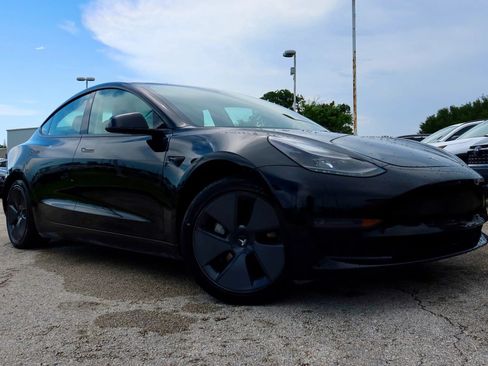 Used 2023 Tesla Model 3 Standard Range RWD image 1