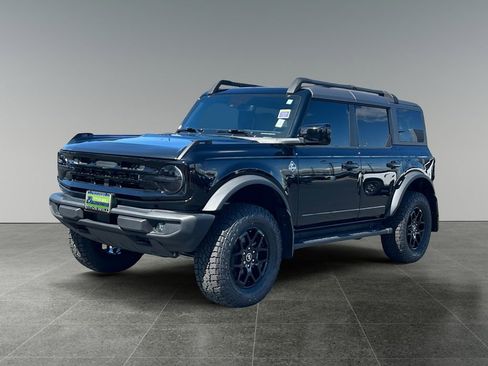 Used 2024 Ford Bronco Outer Banks AWD/4WD image 3