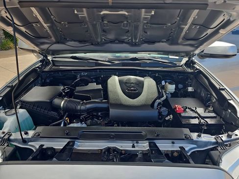 Used 2021 Toyota Tacoma SR5 RWD image 30