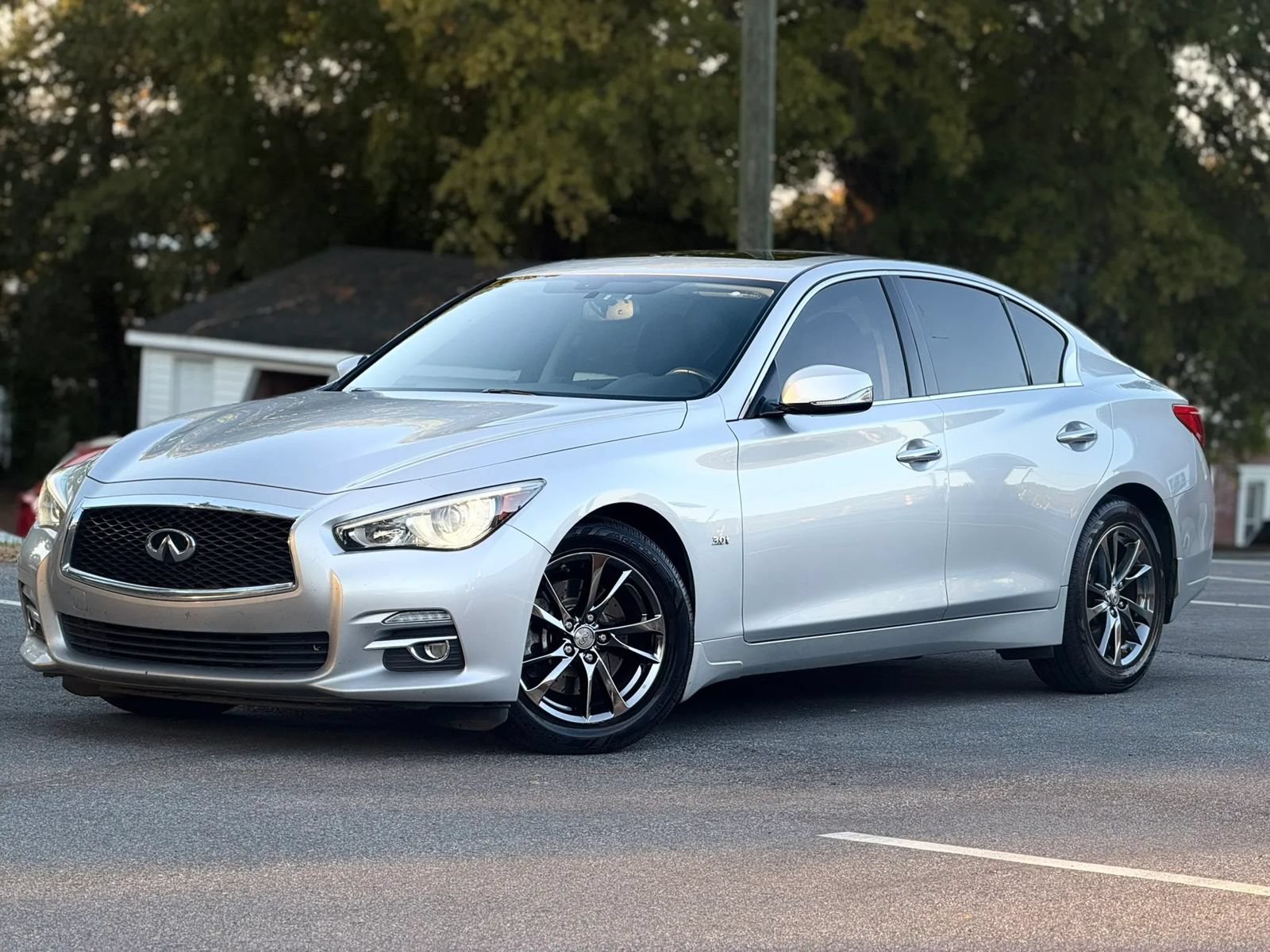 Used 2017 INFINITI Q50 Signature Edition RWD image 2