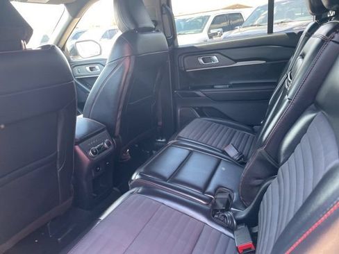 Used 2025 Ford Explorer ST-Line w/ ST-Line Street Pack AWD/4WD image 20