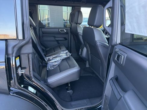 New 2025 Ford Bronco Outer Banks w/ Sasquatch Package image 25