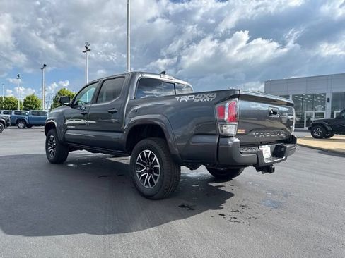 Used 2022 Toyota Tacoma TRD Sport AWD/4WD image 5