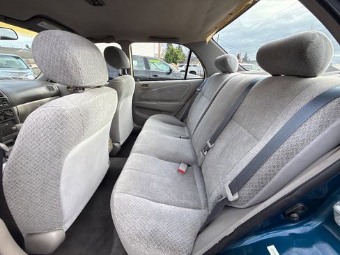 Used 2000 Toyota Corolla CE image 16